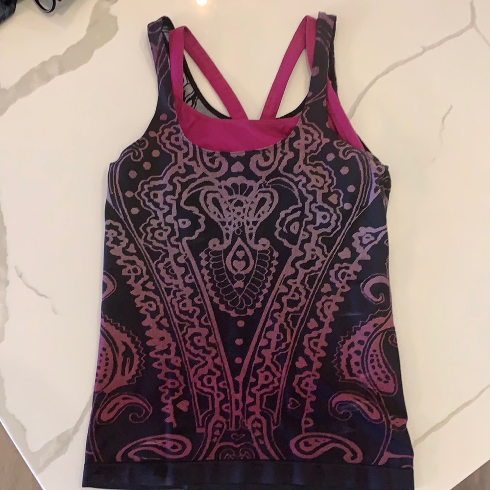 Athlete tank w/built in bra